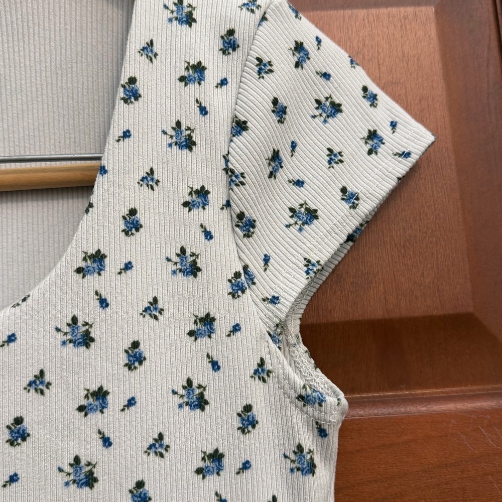 Live in the Moment Womens M Ditsy Floral Blue Crop Top Romantic Y2K Coquette Rib - Picture 3 of 9